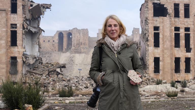 ZDF-Sonderkorrespondentin Katrin Eigendorf für die Doku: So geht Frieden!