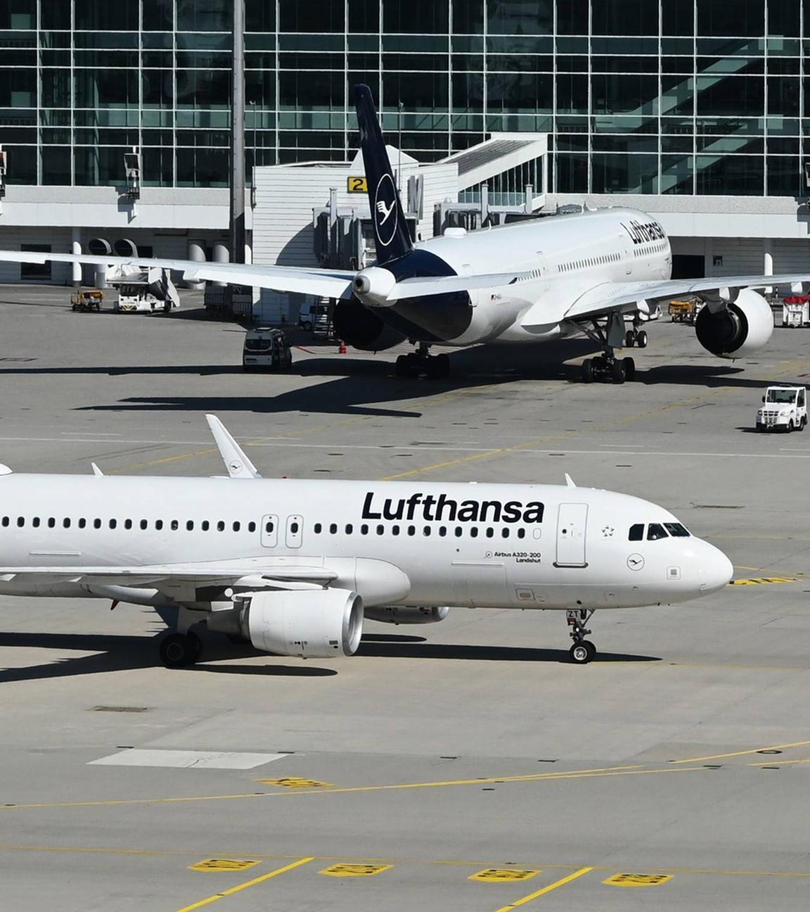Ein Airbus A320 der deutschen Lufthansa am Flughafen München. (Archiv)