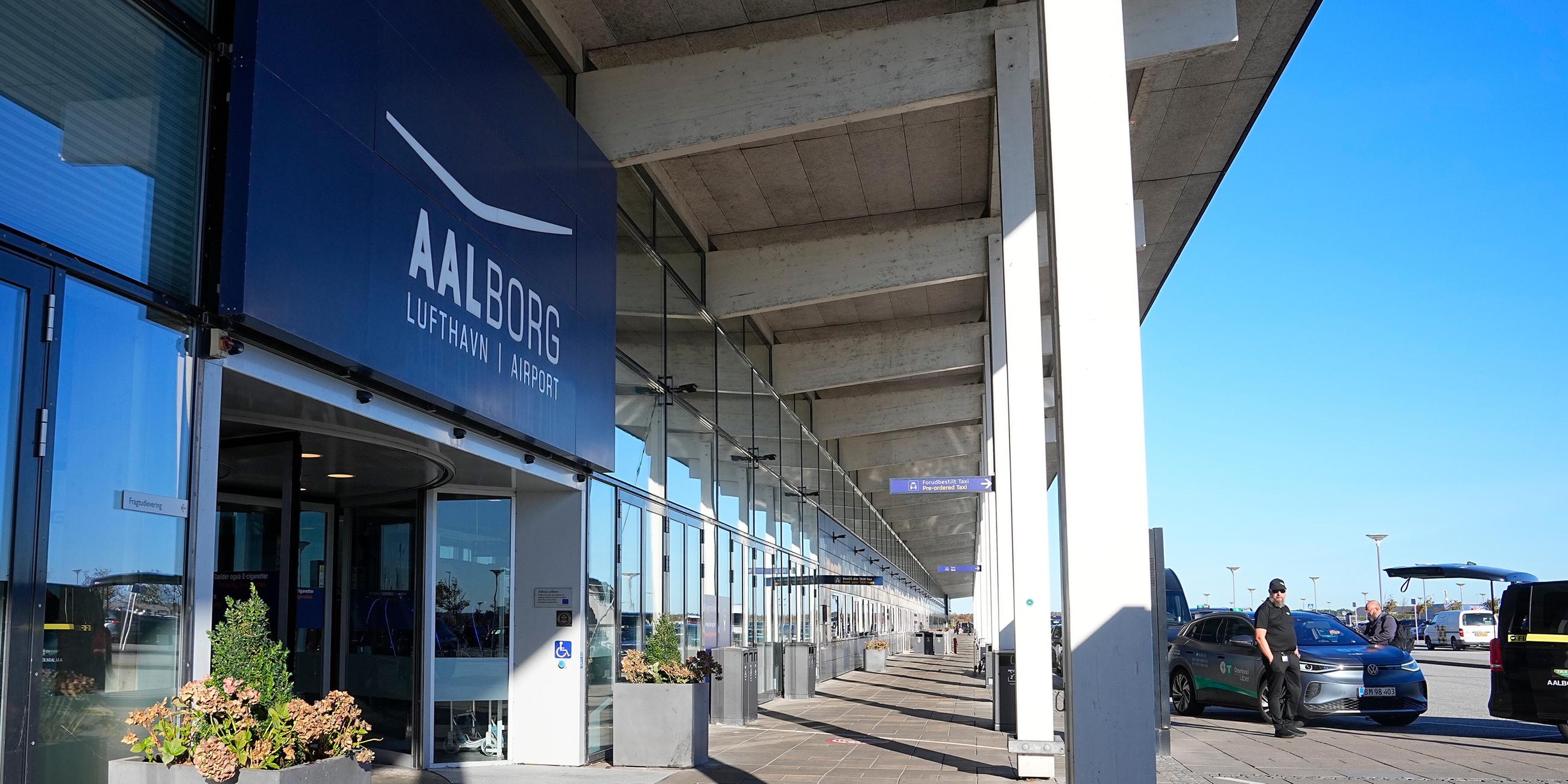 Der Eingang zum Aalborg Airport in Dänemark