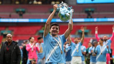 Der 22-Jährige absolvierte bereits 35 Spiele für Manchester City und gewann zuletzt den FA Cup gegen Chelsea FC. 