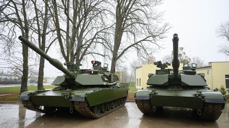 Polen, Biedrusko: Abrams-Panzer im Ausbildungszentrum der polnischen Landstreitkräfte in Biedrusk.