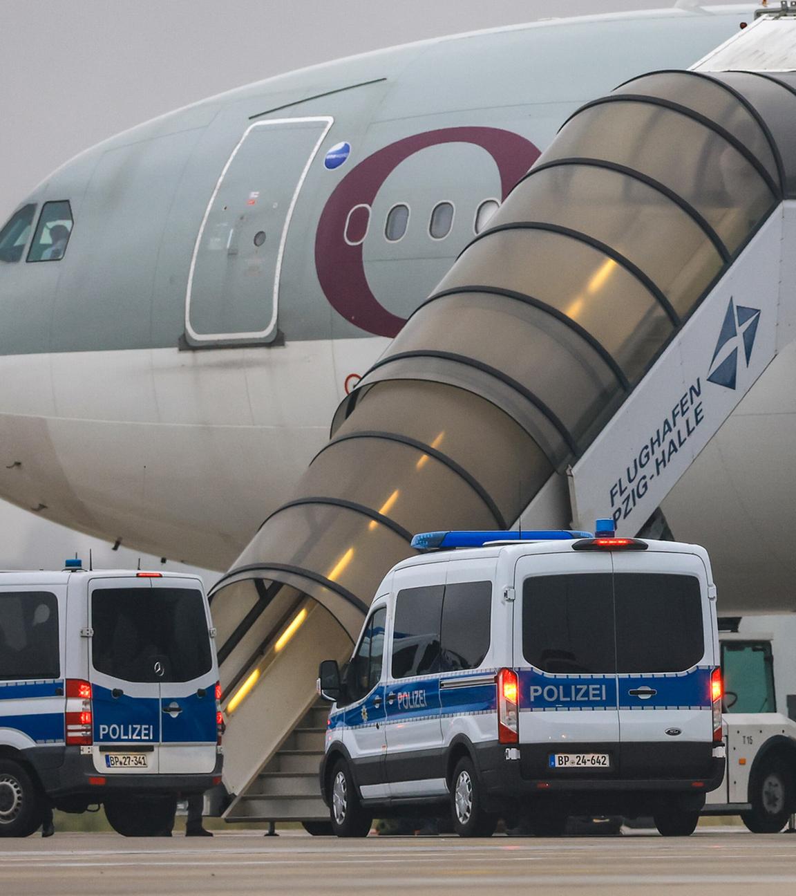 Flugzeug von Qatar Airways mit dem im Juli 2025 zum zweiten Mal seit Machtübernahme der Taliban afghanische Staatsangehörige nach Afghanistan abgeschoben wurden. (Archiv)