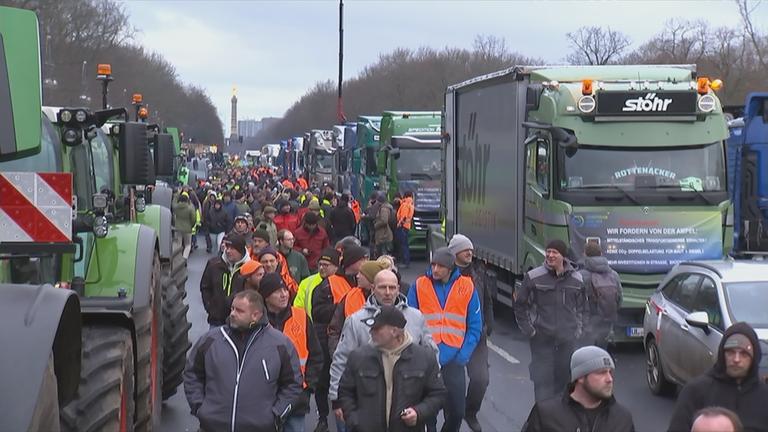 Auf dem Bild sind die Bauernproteste zu sehen.