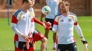 Manuel Neuer und Oliver Baumann am 13.06.26