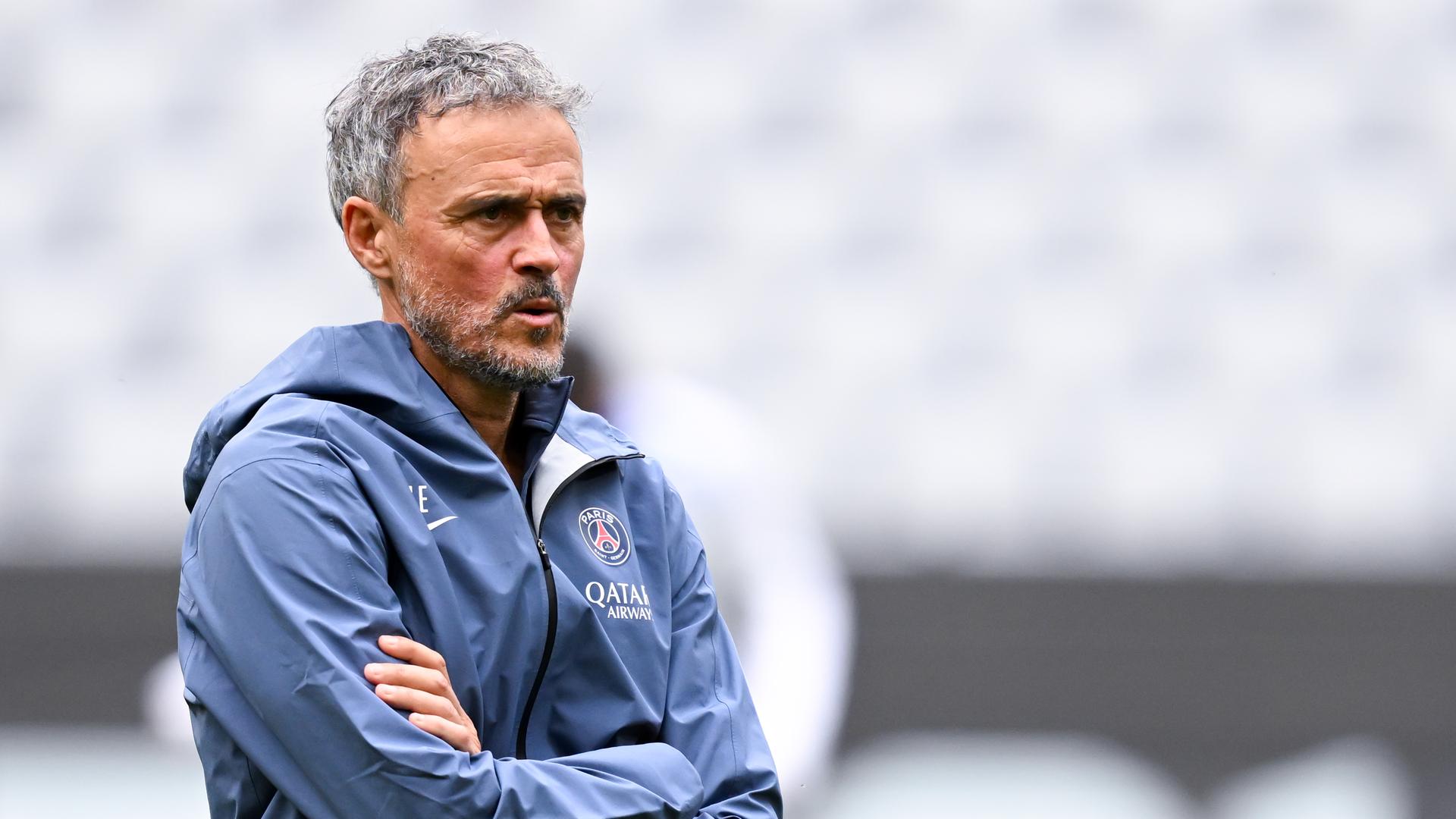 Bayern, München: Fußball: Champions League, Bayern München - Paris Saint-Germain, Halbfinale, Rückspiel. Abschlusstraining Paris Saint-Germain in der Allianz Arena. Trainer Luis Enrique (Paris Saint-Germain) in Aktion.