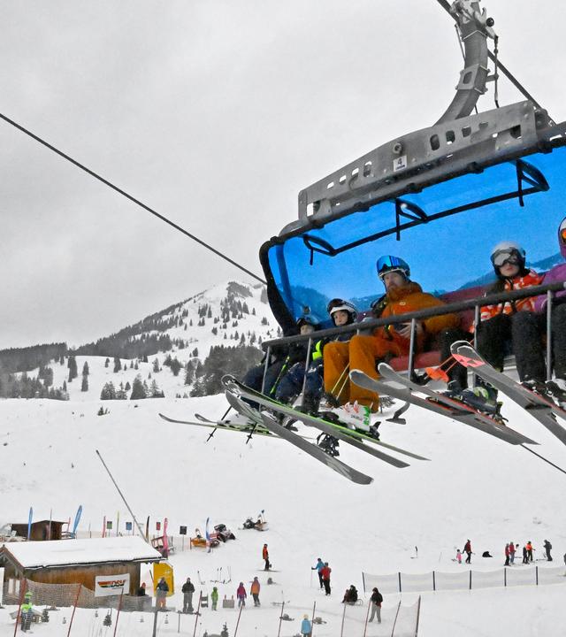 Sessellift für Skipiste