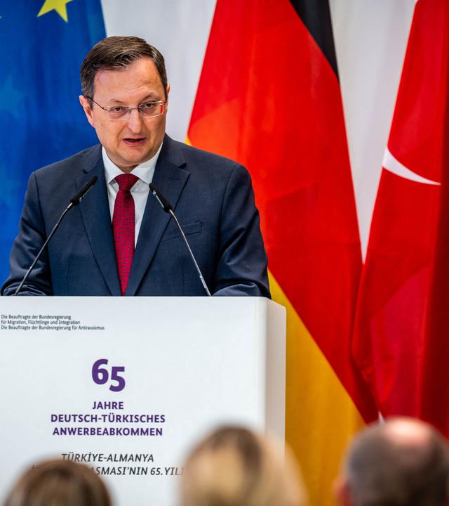 Gökhan Turan, Botschafter der Türkei nimmt an einer Festveranstaltung zum 65. Jubiläum des deutsch-türkischen Anwerbeabkommens teil