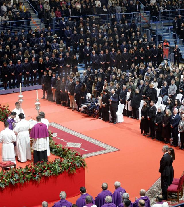 Adel: Felipe und Letizia bei einer Trauerfeier für die Opfer des Zugunglücks von Adamuz in Huelva