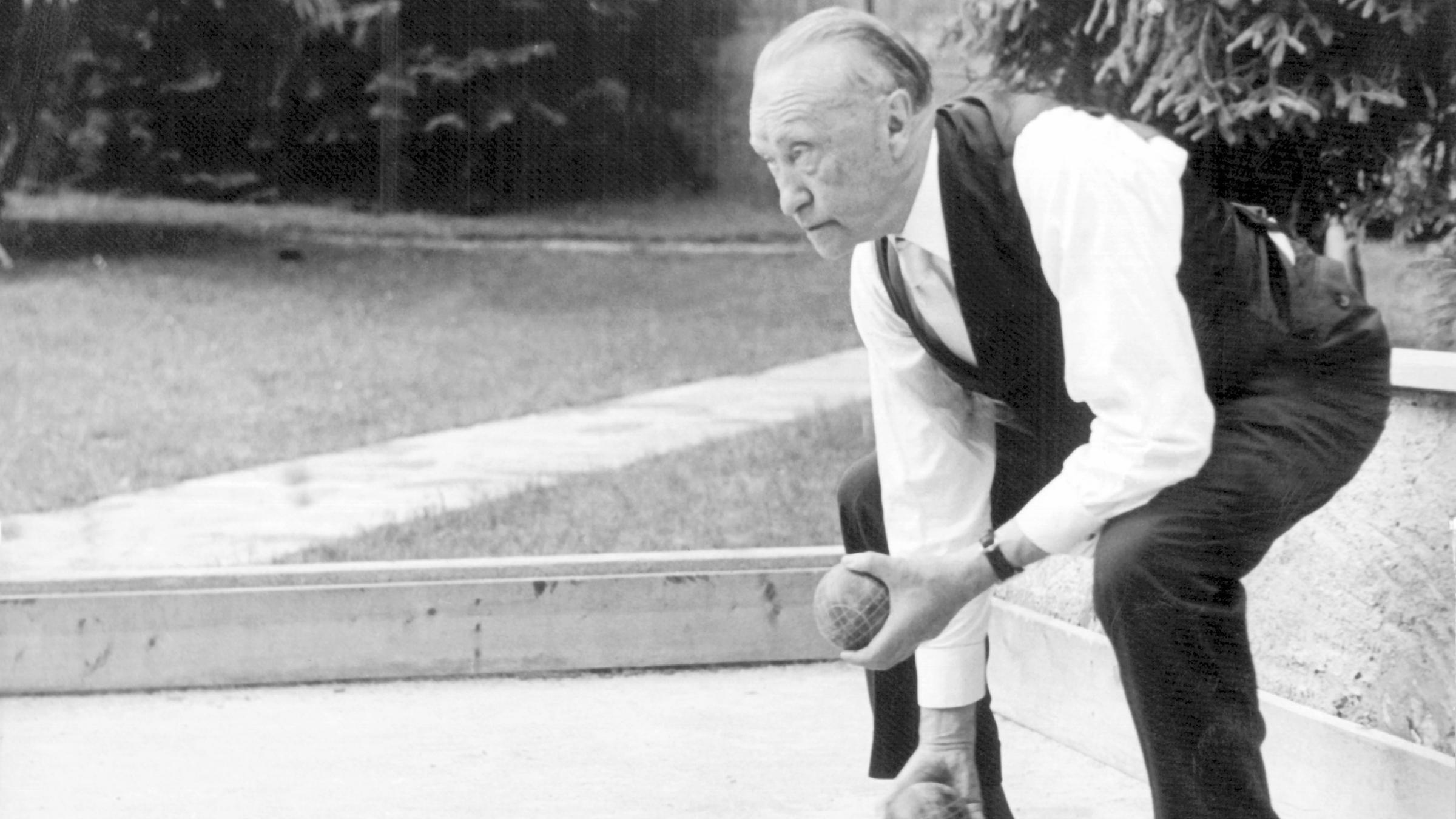 Konrad Adenauer spielt Boccia - 1960