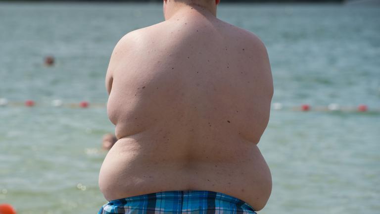 adipositas bei jugendlichen - symbolfoto