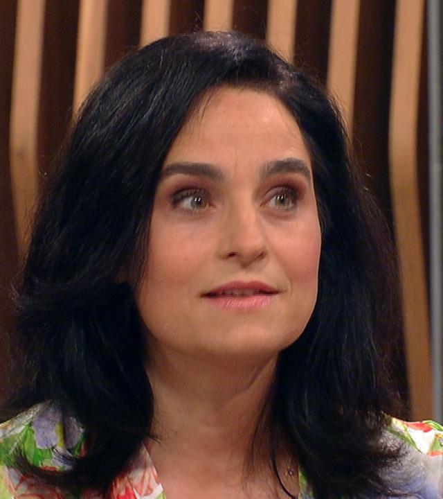 Dr. Yael Adler | Dermatologin