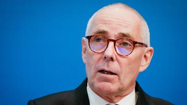 Peter Adrian, Präsident der DIHK, beim Festakt nach der Gründungsvollversammlung der DIHK im Haus der Deutschen Wirtschaft in Berlin.