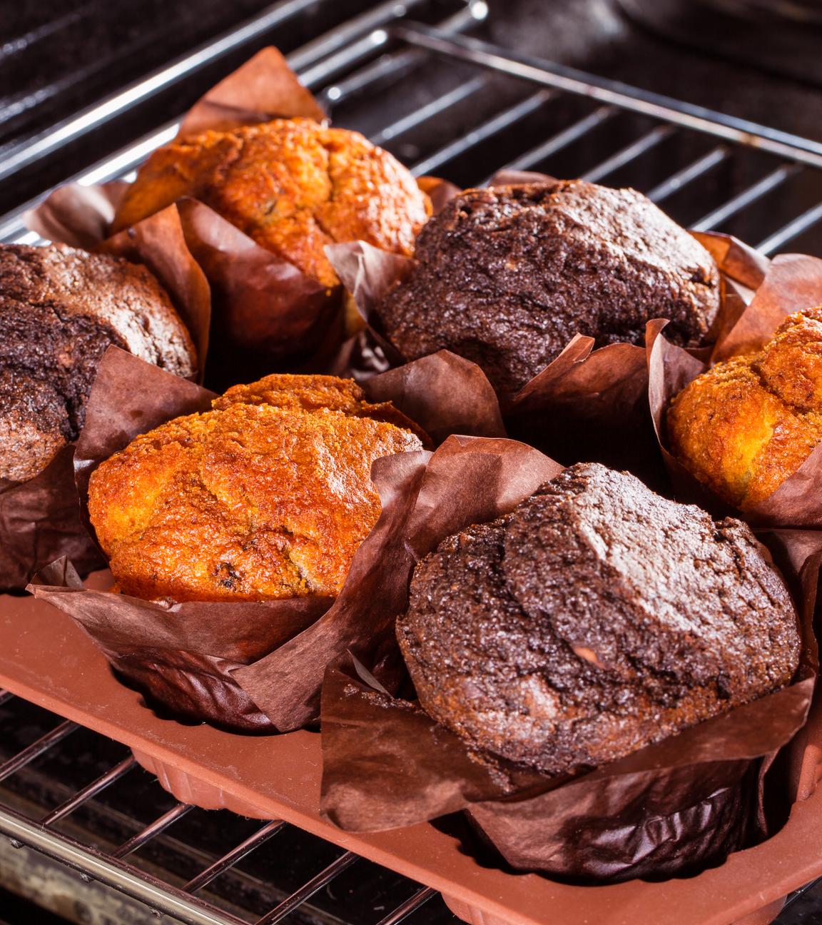 Advents-Muffins mit Cranberries und Datteln