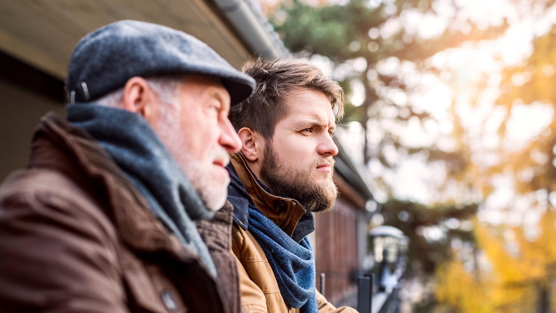 Älterer Vater und sein Sohn