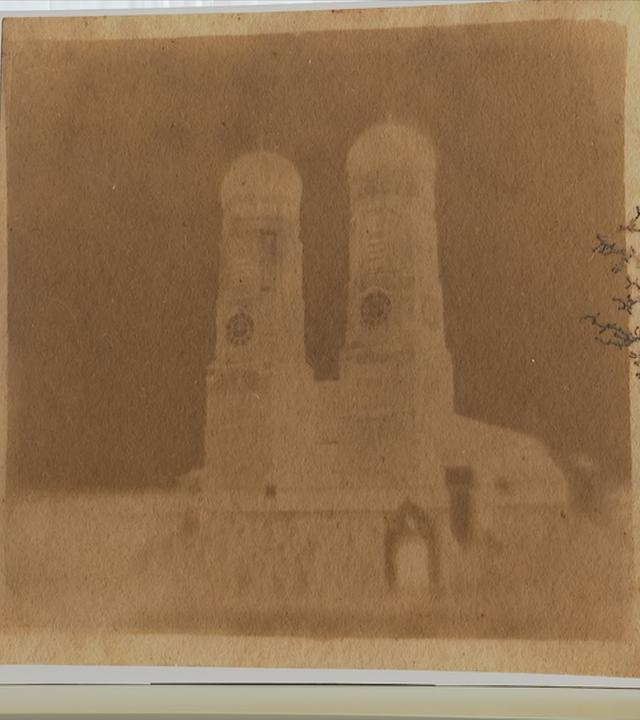 Ältestes Foto zeigt die Frauenkirche in München.