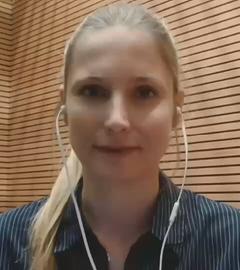 Josefine Ballon von HateAid ins Studio zugeschaltet