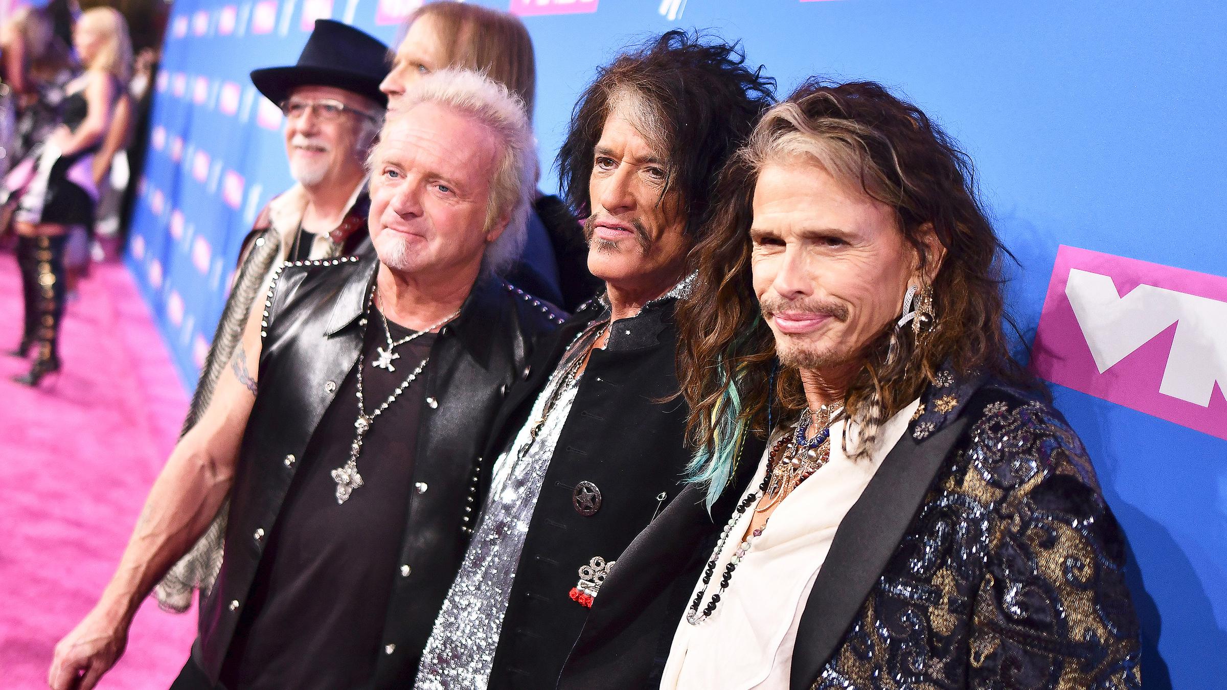 Brad Whitford (l-r), Joe Perry, Joey Kramer, Tom Hamilton und Steven Tyler von Aerosmith