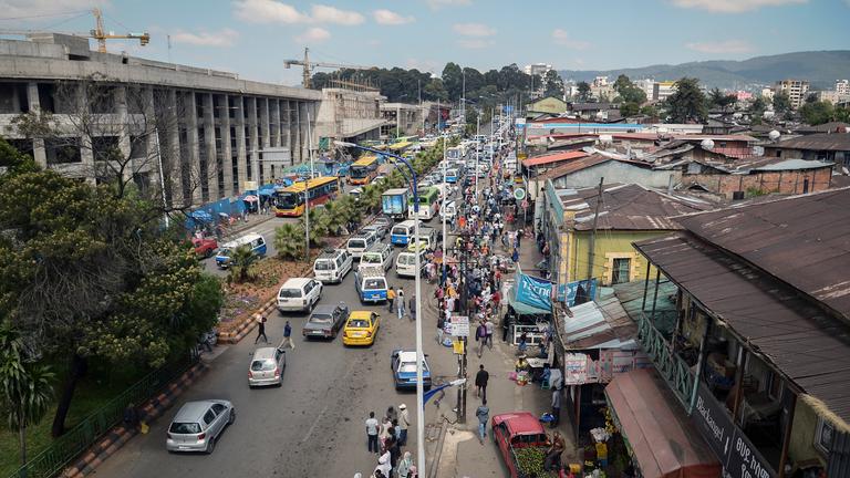 Straßenverkerh in Addis Abeba.