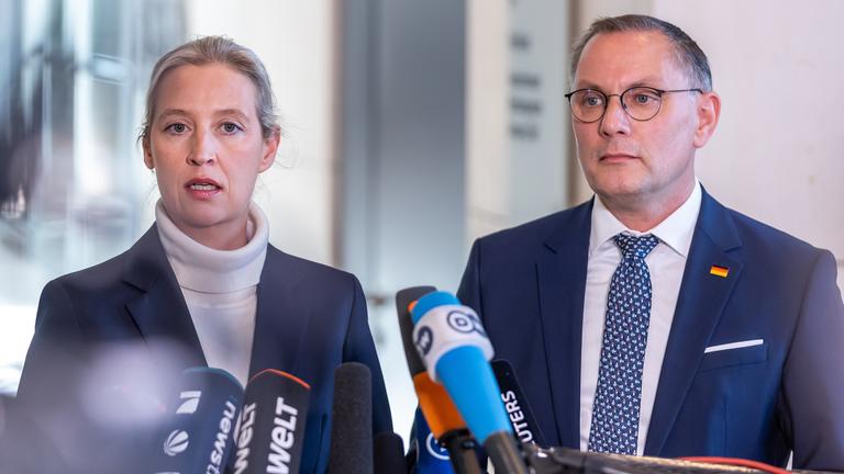 Alice Weidel und Tino Chrupalla (AfD), bei einem Statement der AfD am 21.05.25 in Berlin.