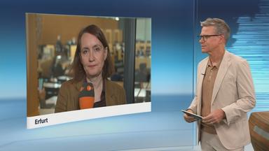 Ralph Szepanski redet mit Daniela Sonntag die in Erfurt ist 