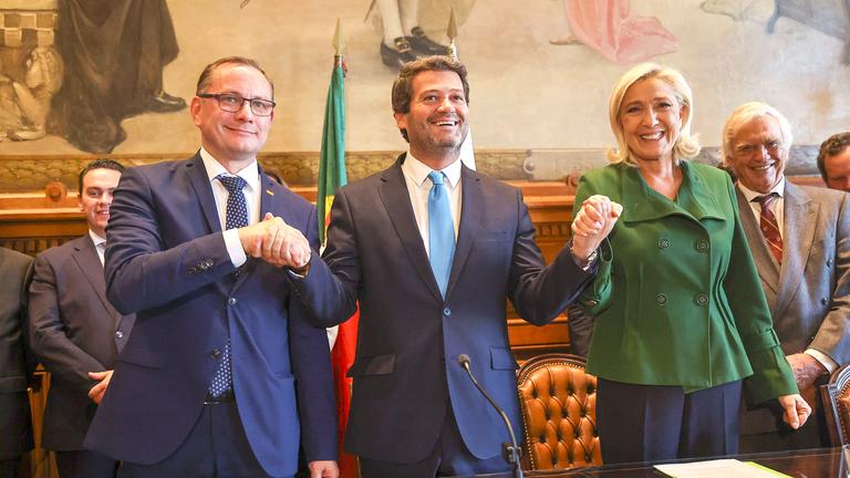 Tino Chrupalla, Andre Ventura und Marine Le Pen