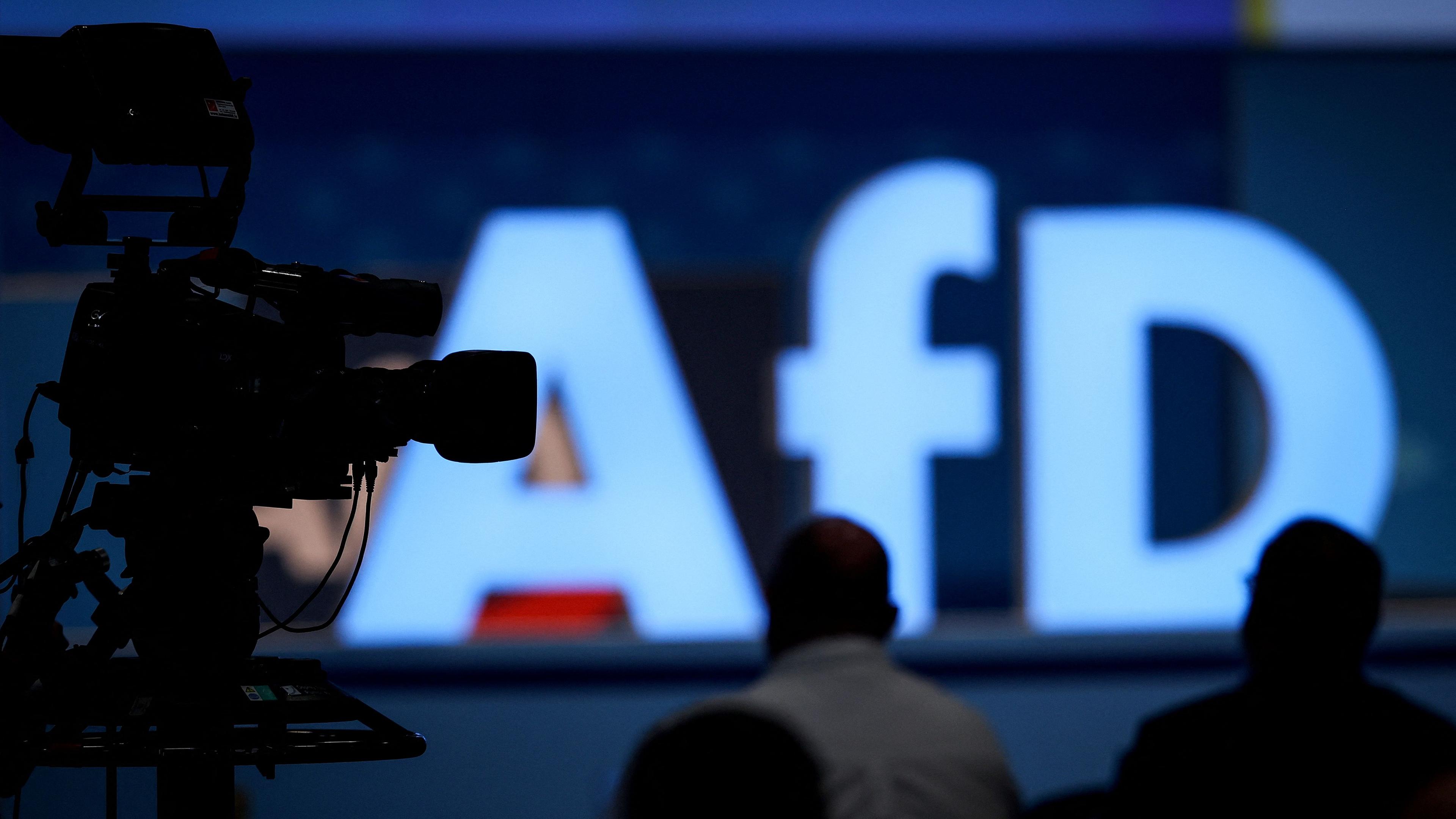 Das Treffen von AfD-Funktionären mit Rechtsextremisten hat die Debatte über ein AfD-Verbotsverfahren neu entfacht.