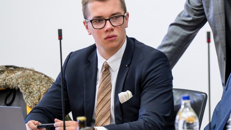 Daniel Halemba nimmt an der konstituierende Sitzung der AfD-Landtagsfraktion im Landtag teil.