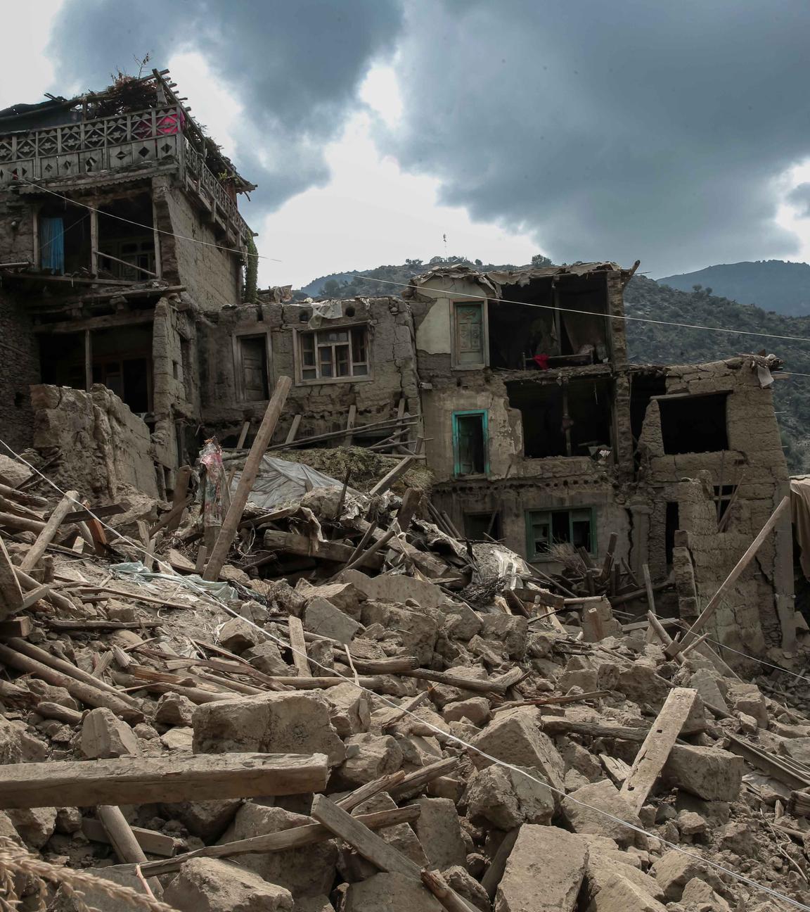Ein Blick auf die beim Erdbeben in Kunar, Afghanistan, beschädigten Häuser, 3. September 2025