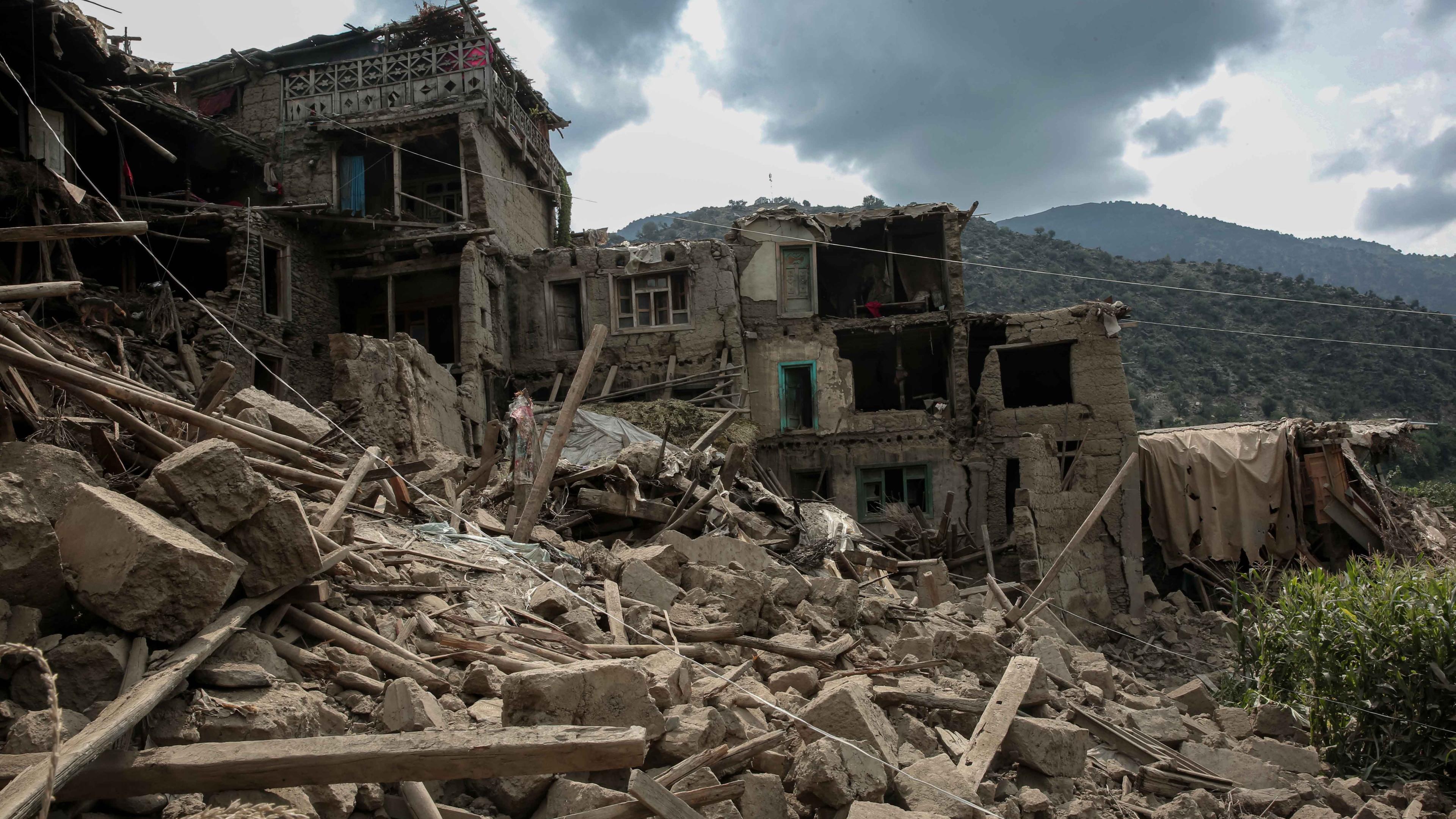 Ein Blick auf die beim Erdbeben in Kunar, Afghanistan, beschädigten Häuser, 3. September 2025