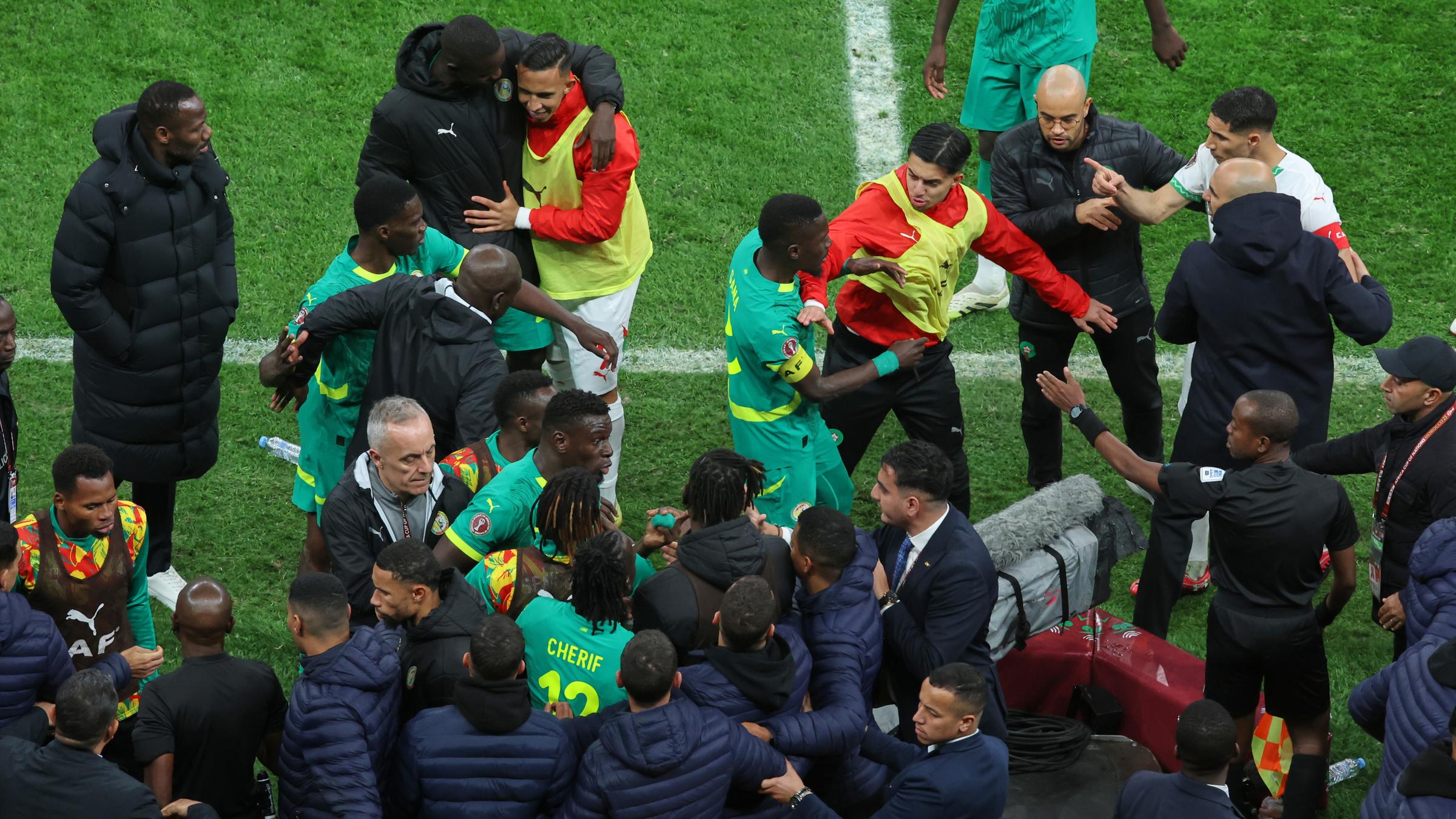 Tumulte beim Finale um den Afrika Cup zwischen Marokko und Senegal