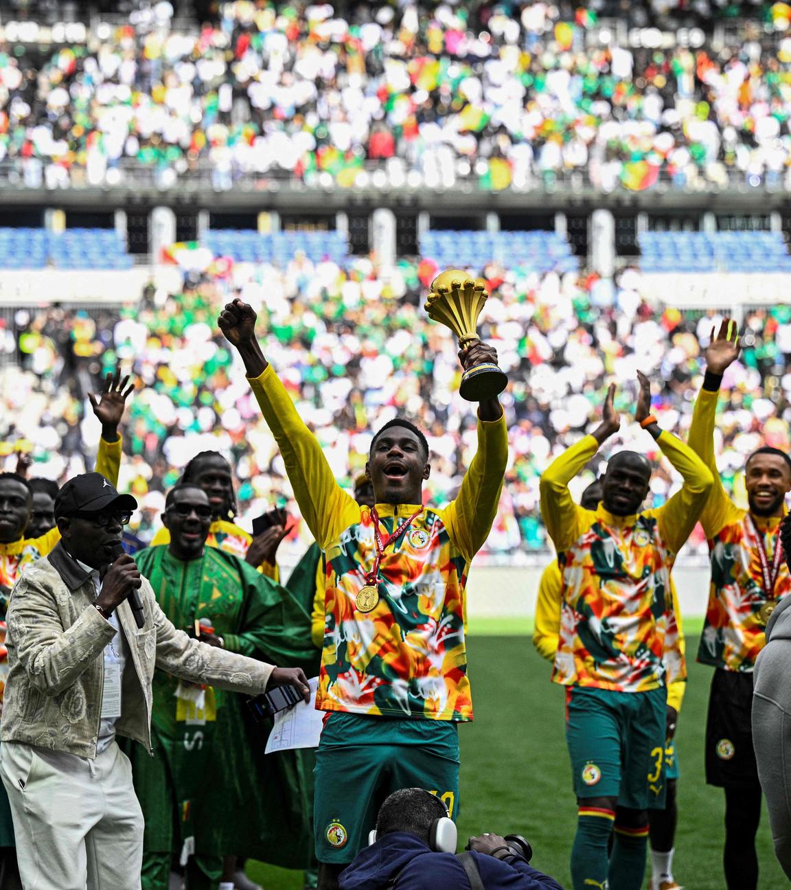 Die Spieler Senegals jubeln. 