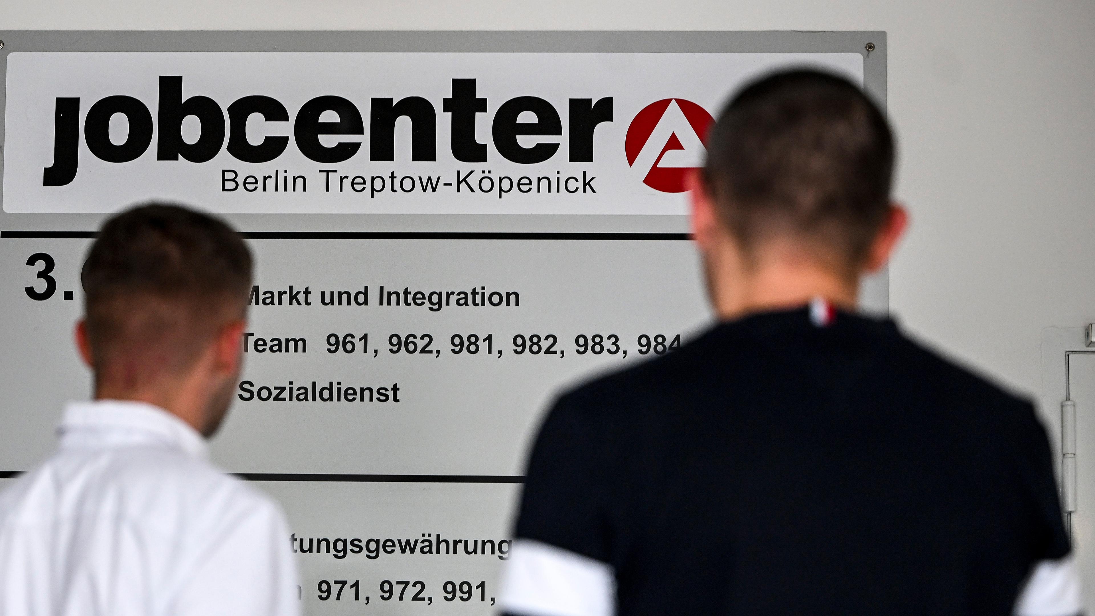 Jobcenter Treptow-Köpenick am Groß-Berliner Damm, aufgenommen am 13.09.2023 