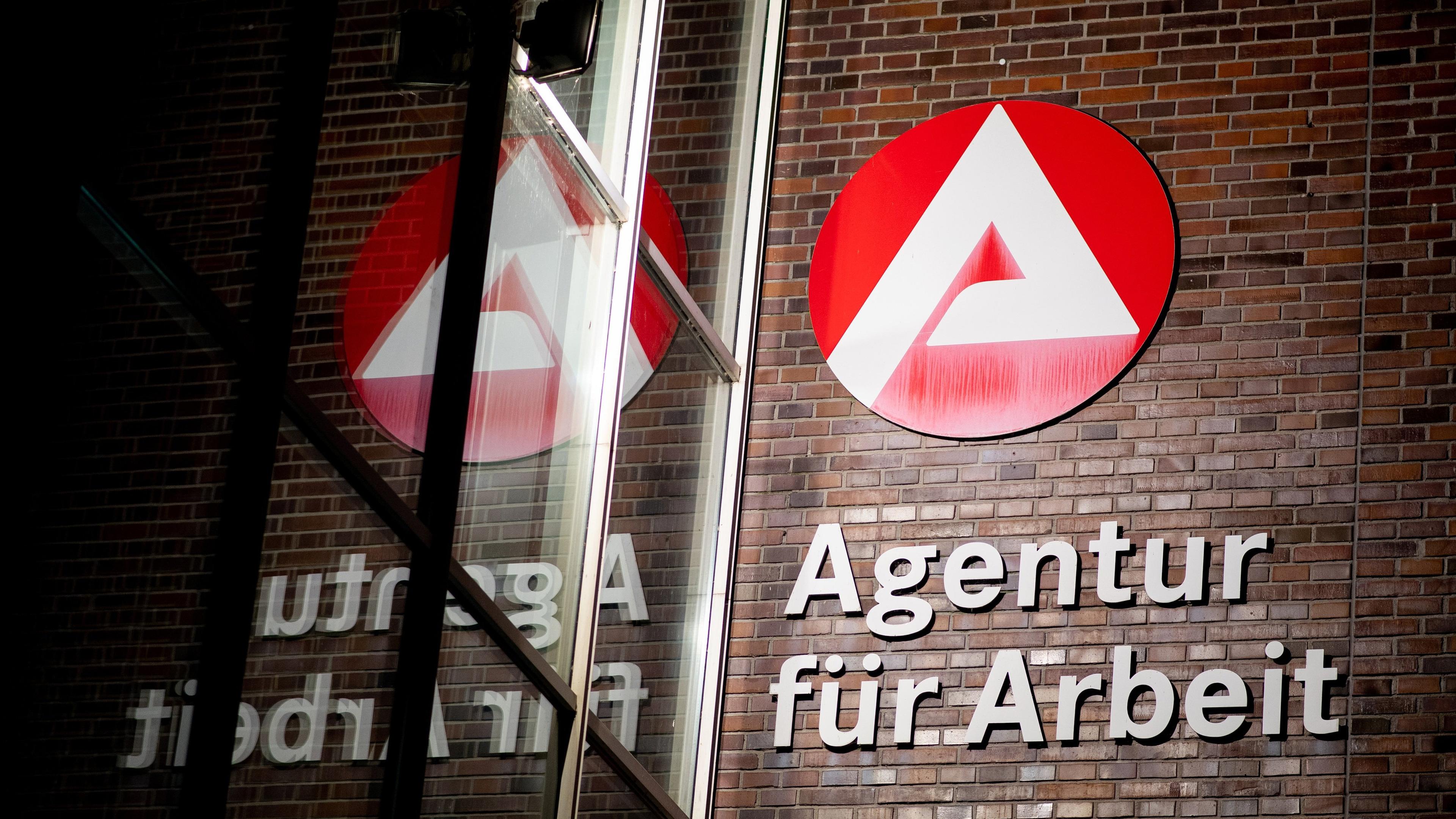 Typical: Agentur für Arbeit