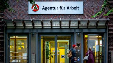 Jobcenter-Mitarbeiter verliert seinen Job
