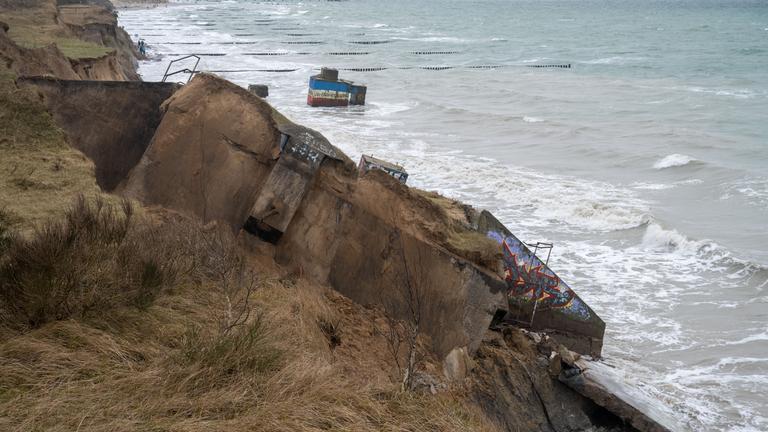 Ahrenshoop Steilküste DDR-Bunker abgerutscht
