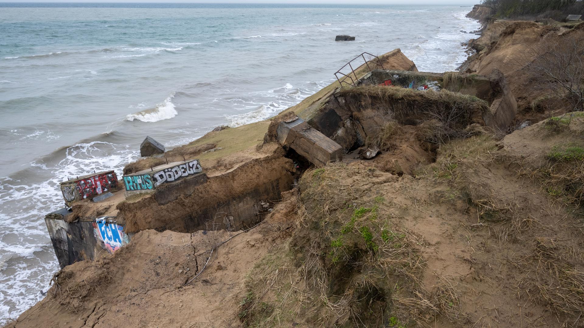 Ahrenshoop Steilküste DDR-Bunker abgerutscht