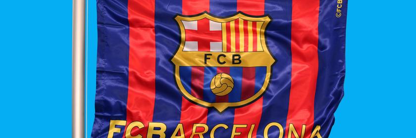 wehende fahne des fc barcelona