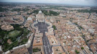 via della conciliazione mit petersplatz und petersdom im vatikan