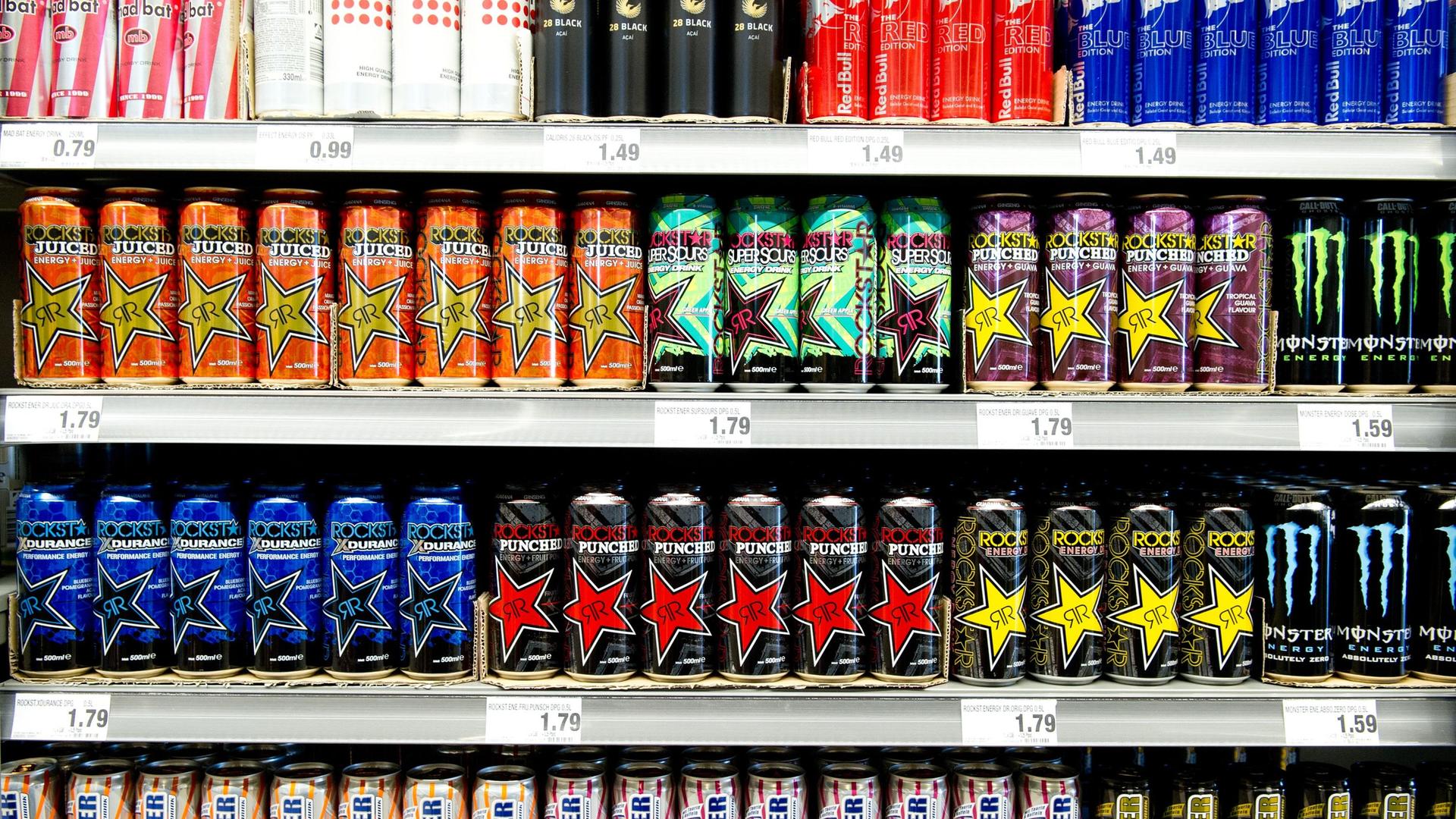 energydrinks in supermarktregal