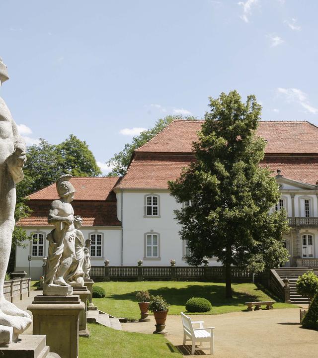 schloss wiepersdorf mit garten