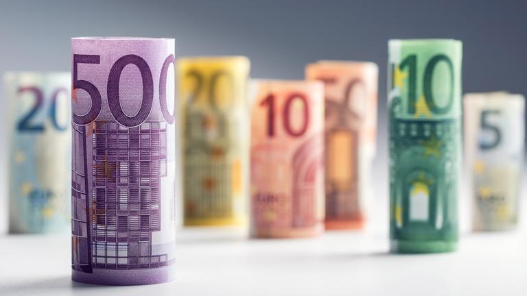 euro banknoten als geldrollen