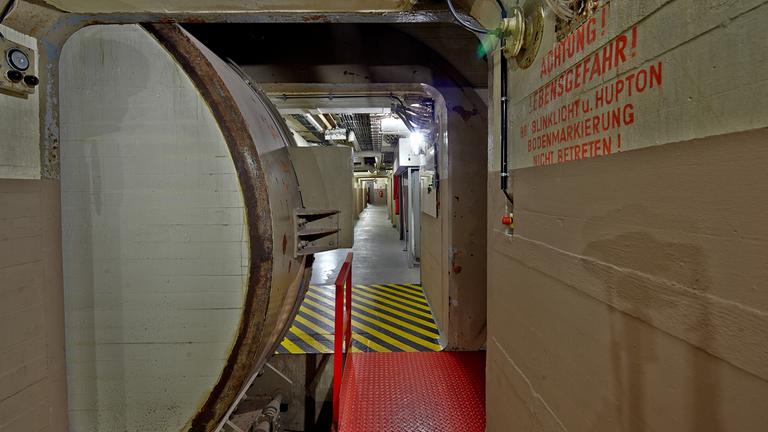 Stahltore im ehemaligen Regierungsbunker bei Bad Neuenahr-Ahrweiler