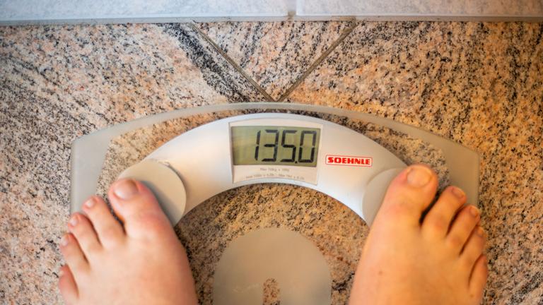 Person wiegt sich