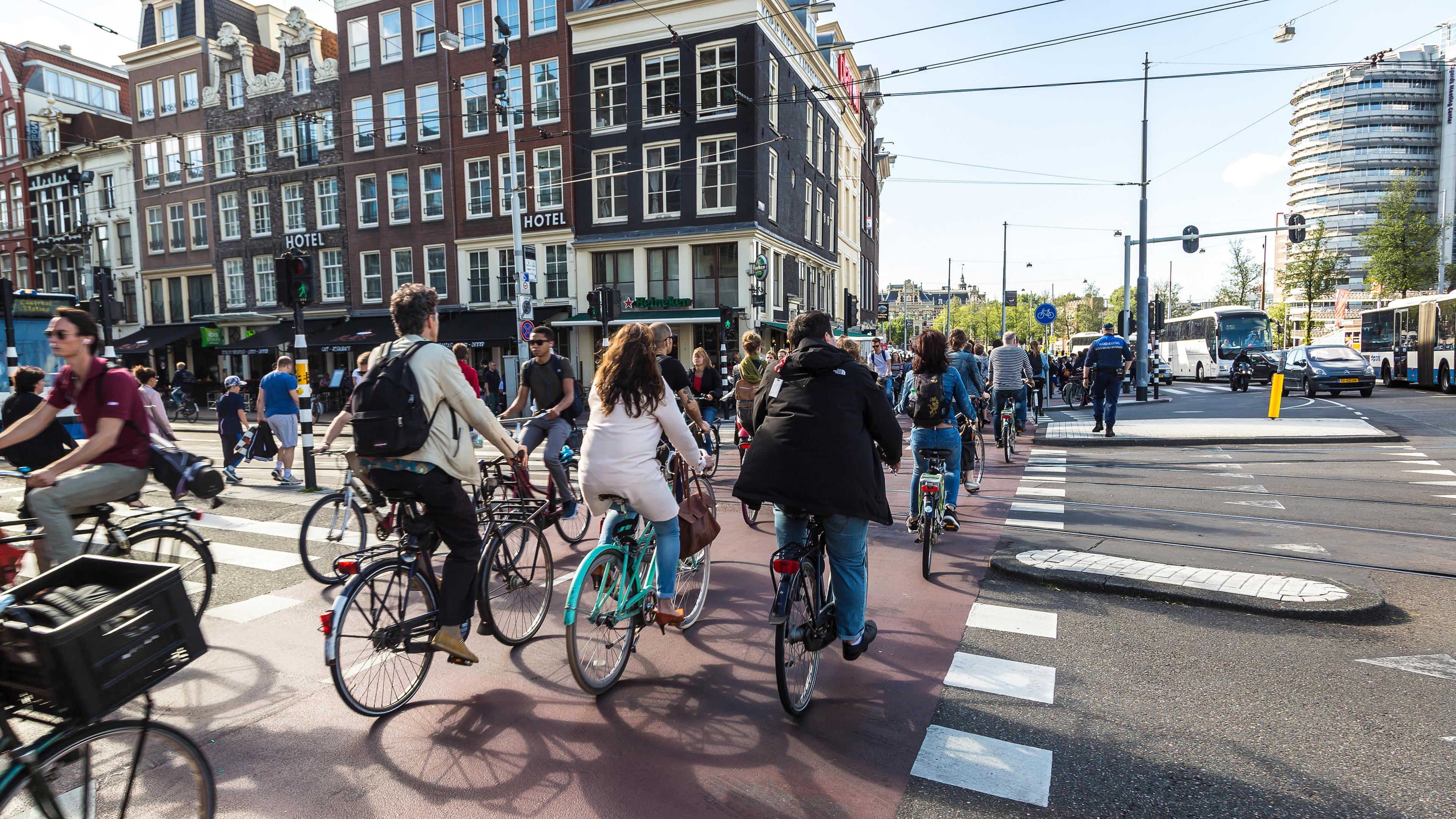Fahrradfahrer in Amsterdam