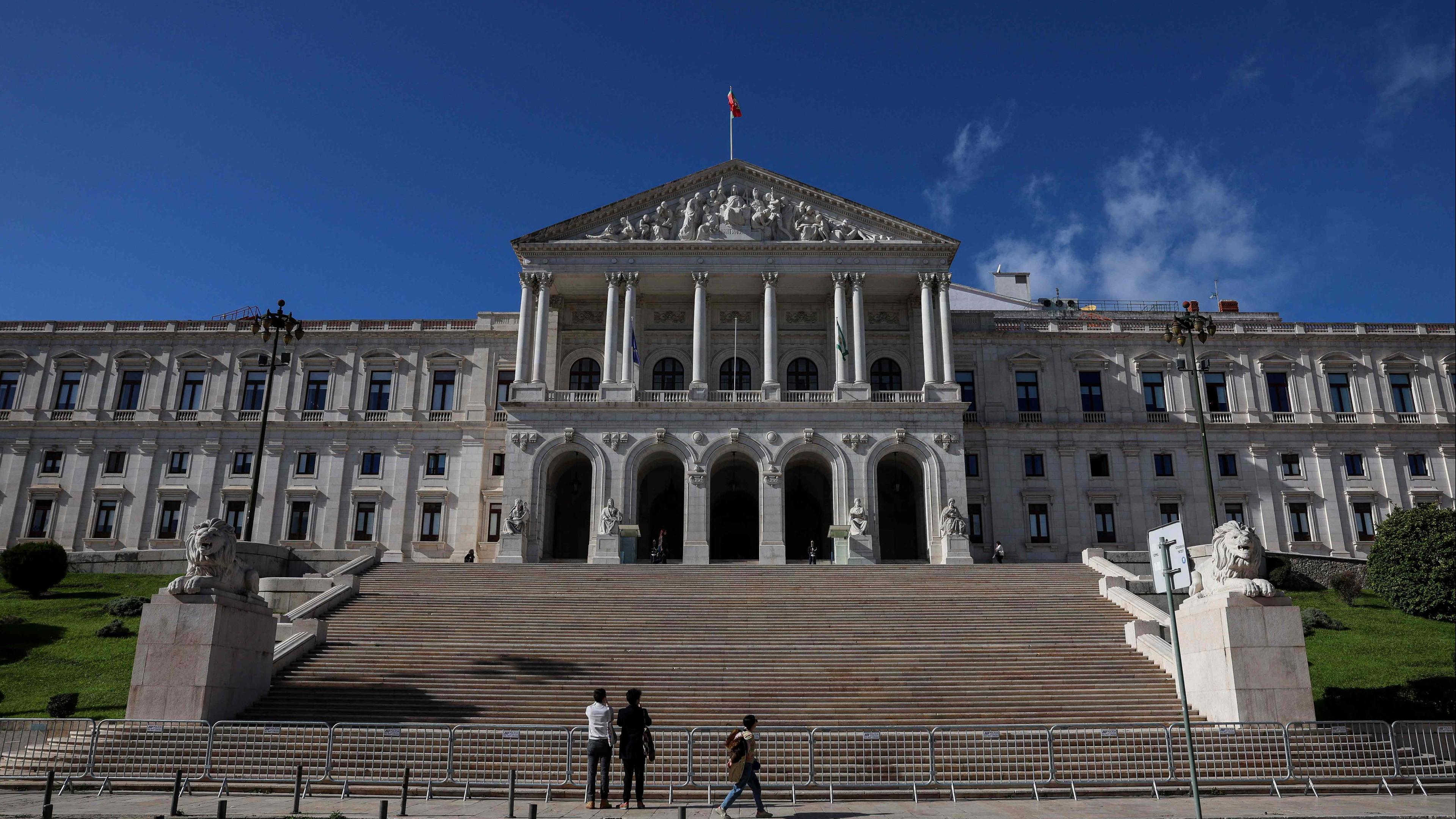 PORTUGAL-POLITICS-CORRUPTION-RESIGNATION