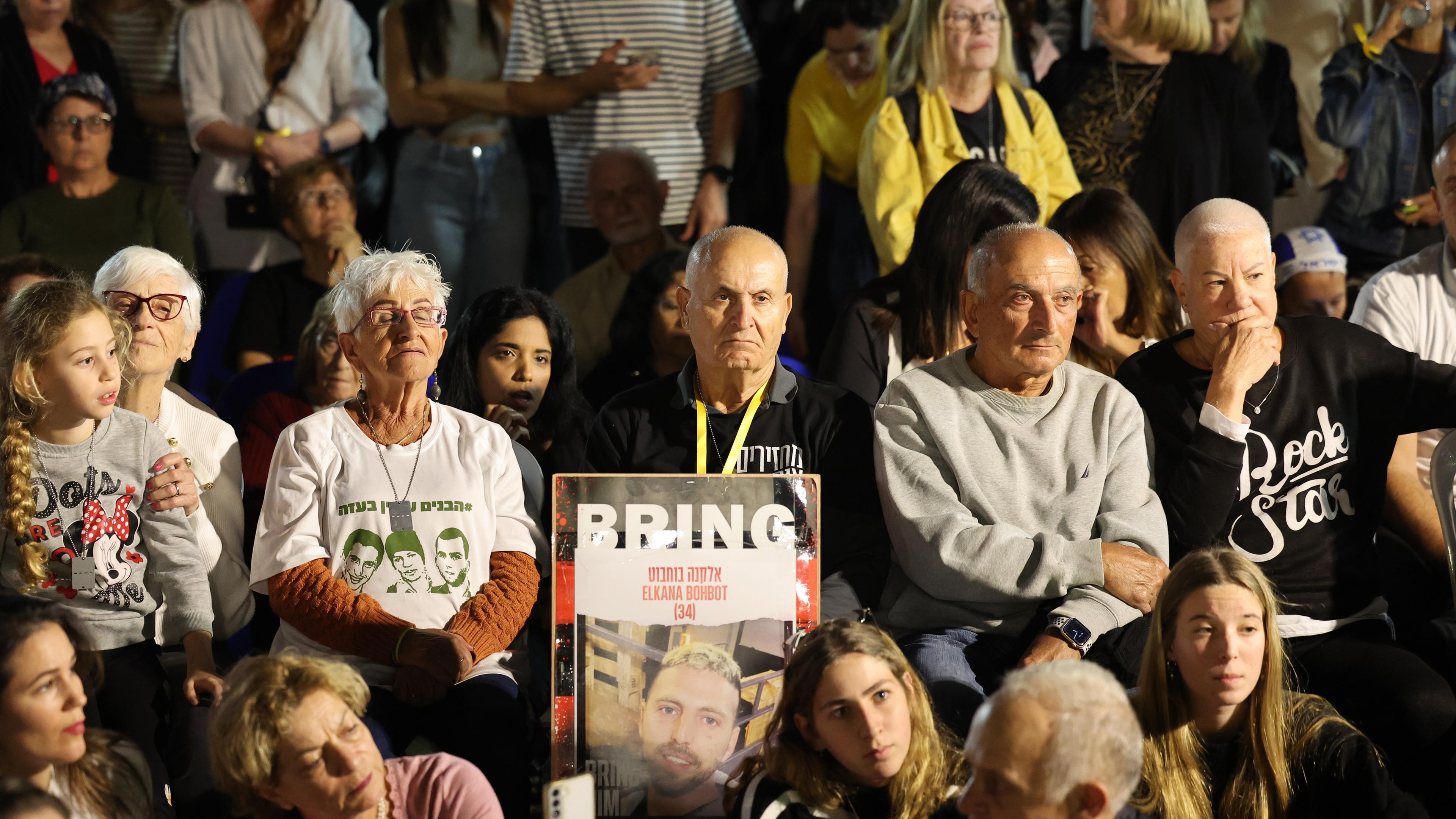Protest in Israel calls for release of hostages