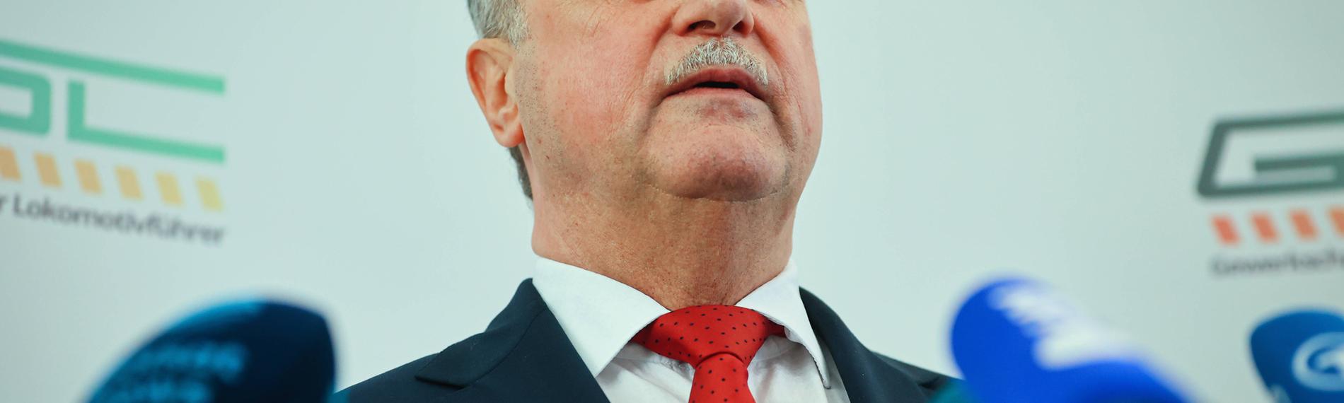 Claus Weselsky mit dem Pressestatement der GDL zu den geplatzten Tarif-Verhandlungen mit der Deutschen Bahn und mit der