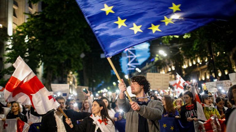 Georgians protest against the _foreign agents_ draft bill in Tbilisi *