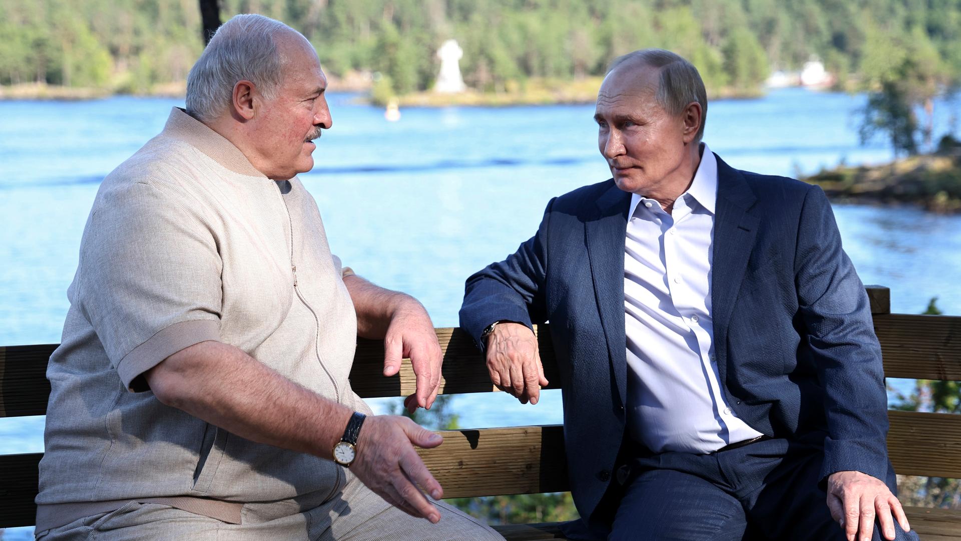 Präsidenten von Russland und Belarus besuchen Kloster Walaam