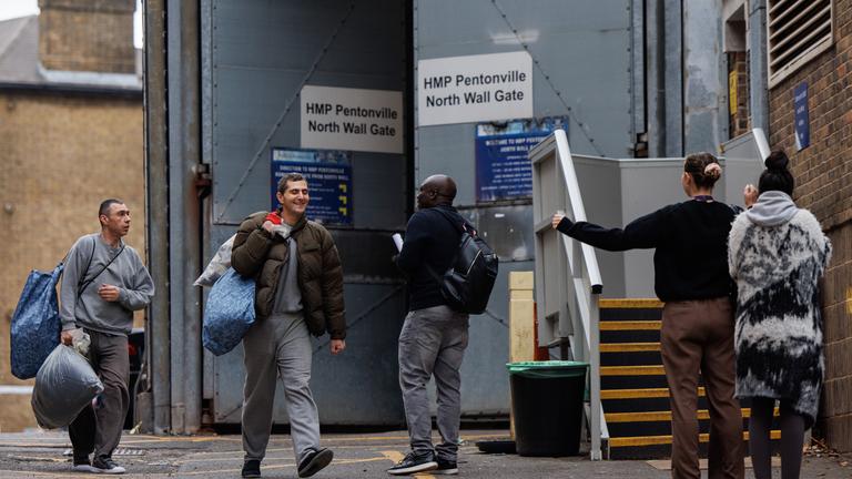 More than 1,700 prisoners released early amidst prison overcrowding in England and Wales